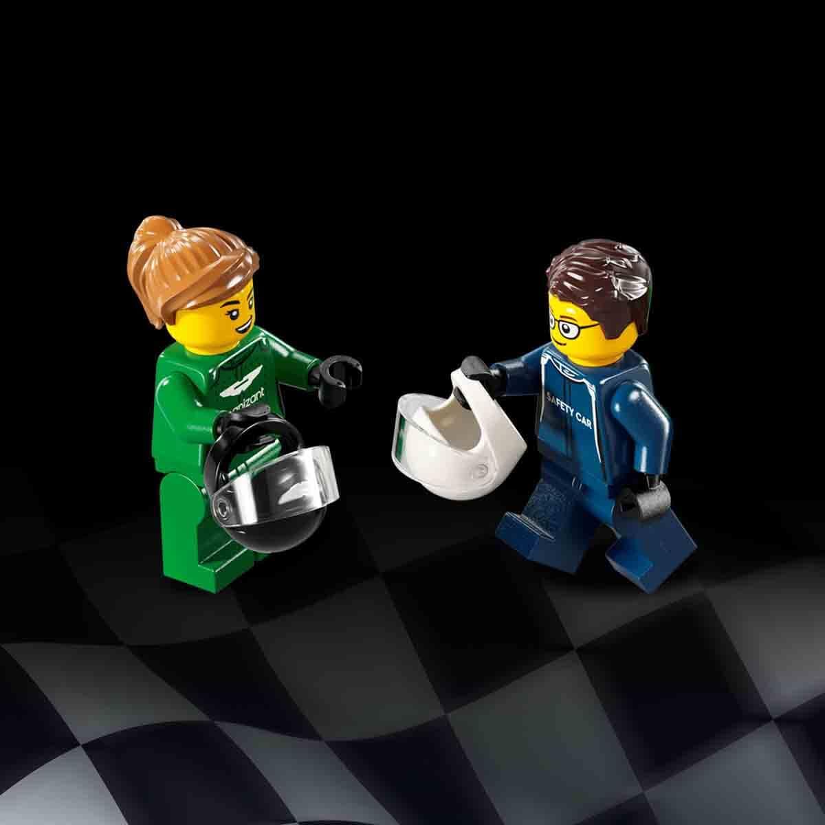 Speed Champions Aston Martin Safety Car and AMR23 Q2574