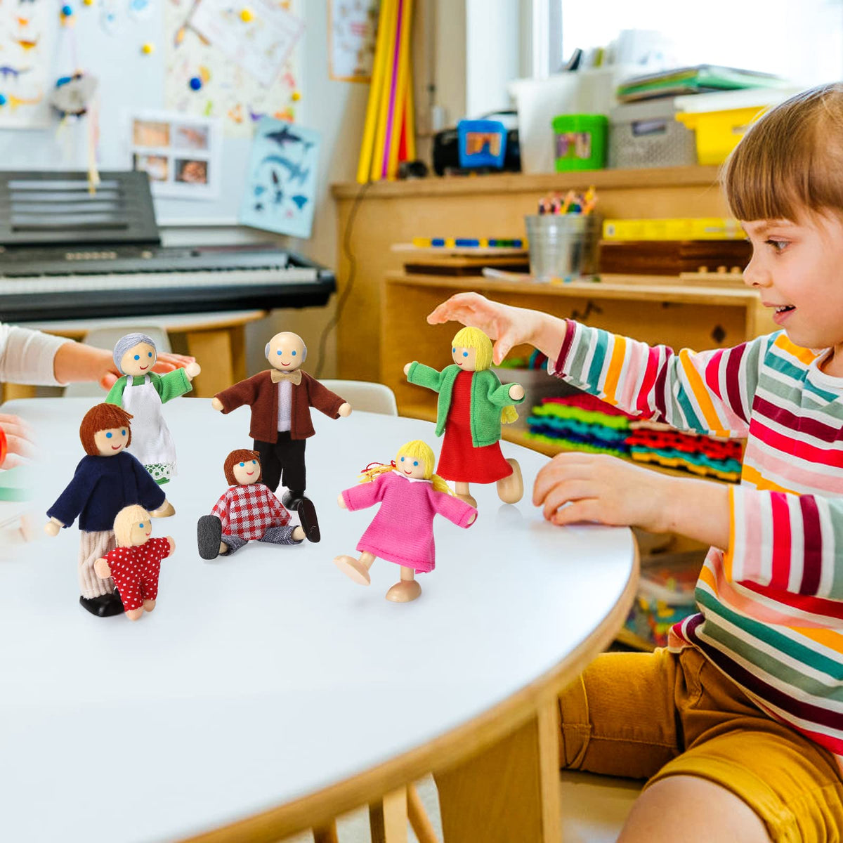 Wooden Dollhouse People Set of 7 Mini Dolls J612165